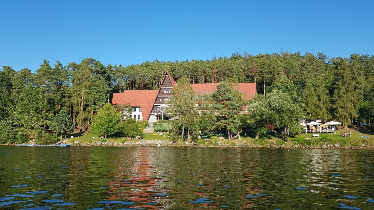 Hotel Laguna Slapy Netvorice Exterior photo